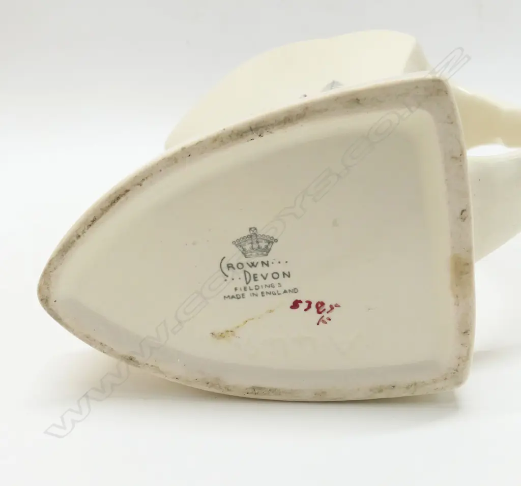 A Crown Devon Stockholm jug. Image 1++
